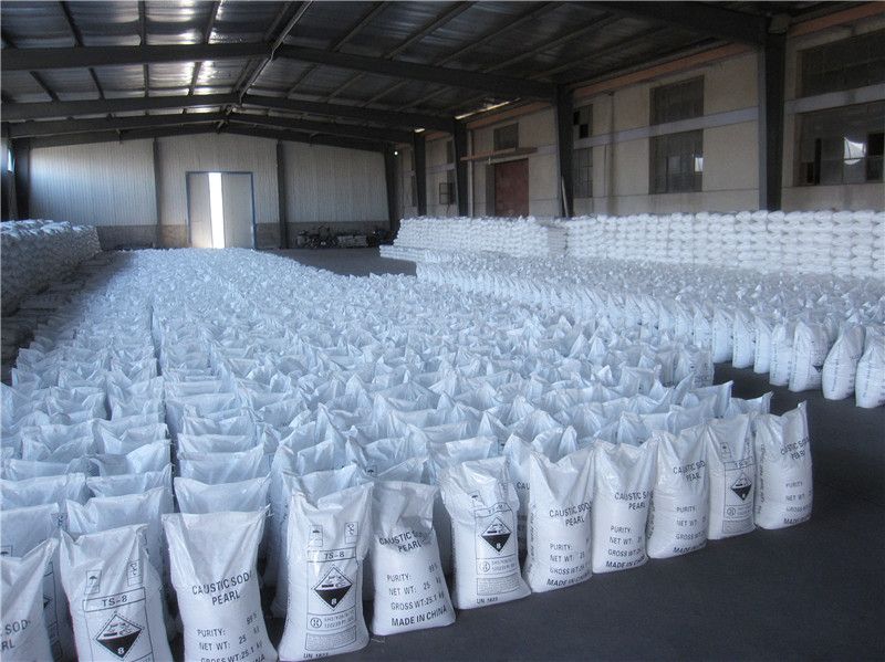 Caustic soda pearls